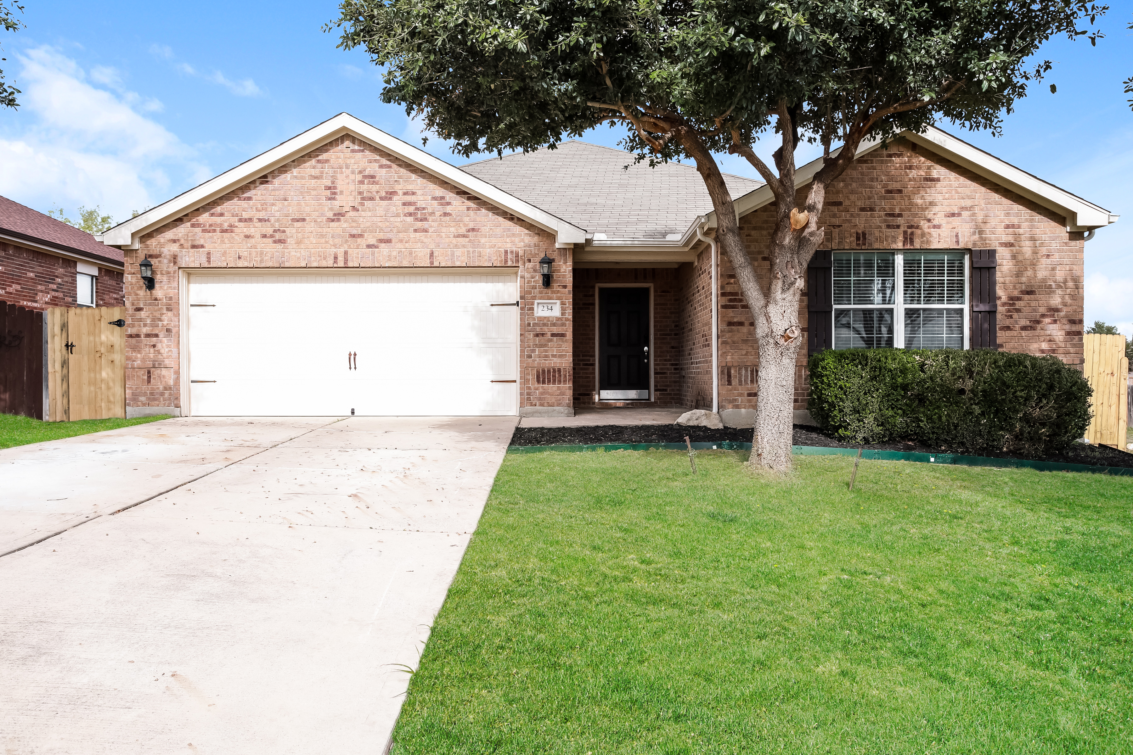 234 DODGE CITY TRL NEWARK, TX 76071